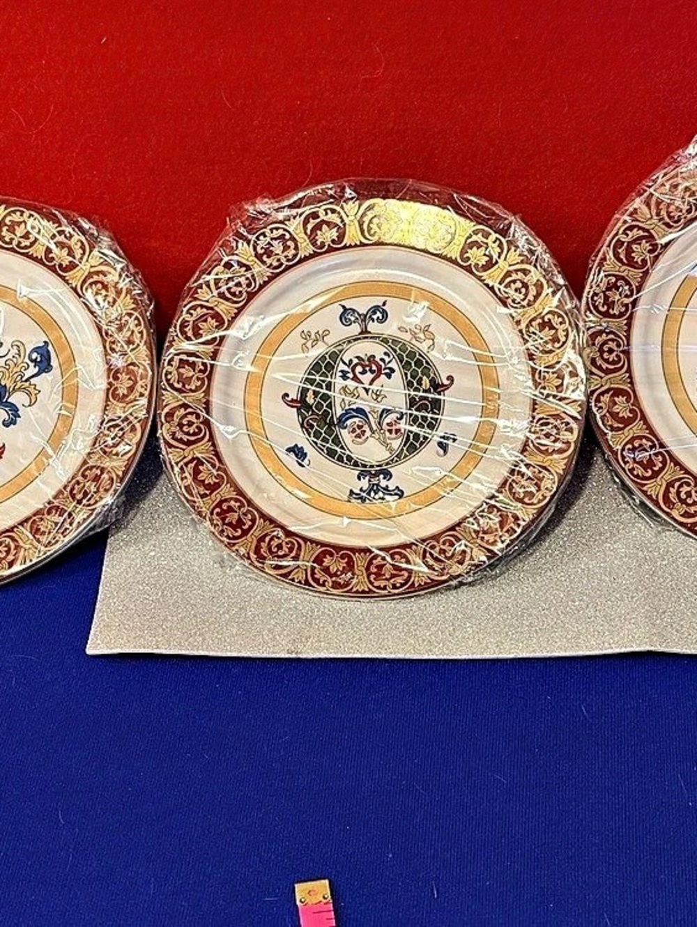 Home Interiors Decorative Plates Set of 3 Red & Gold